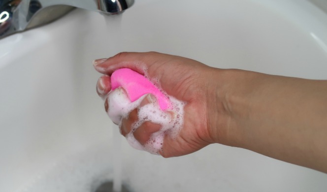 best way to clean your beauty blender