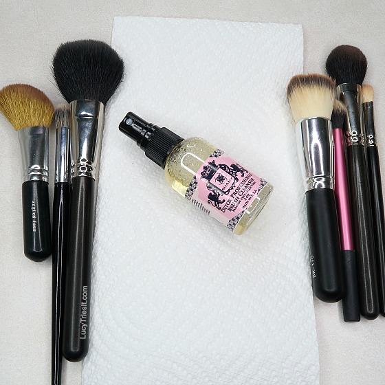 clean disinfect makeup brushes at home