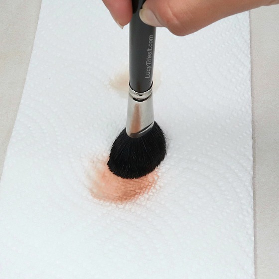 easy way clean makeup brushes