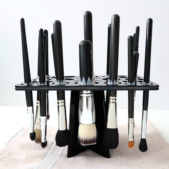 How long do makeup deals brushes take to dry