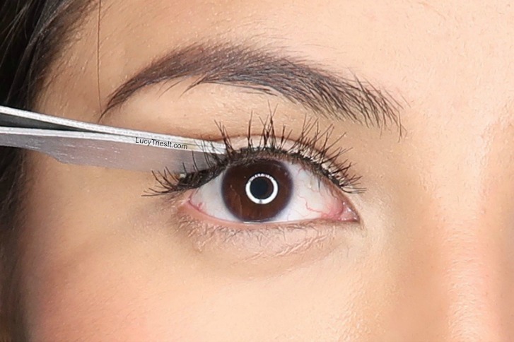 How to apply false eyelashes.beginner'sguide