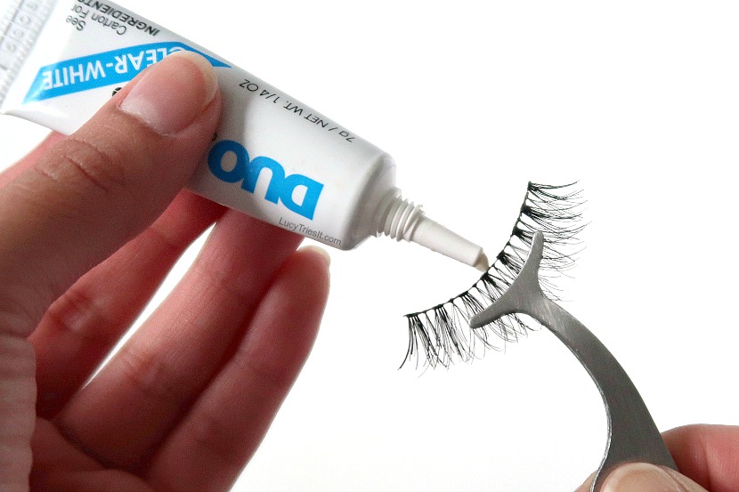 false eyelash applicator tool