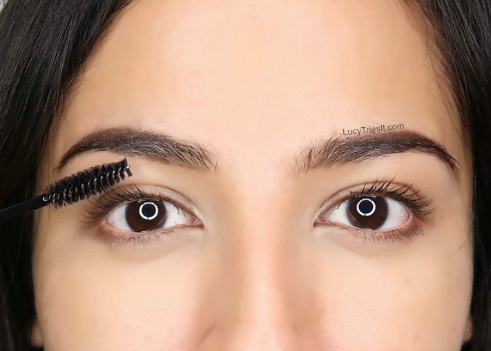 prevent mascara from clumping