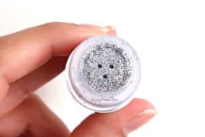 loose glitter makeup