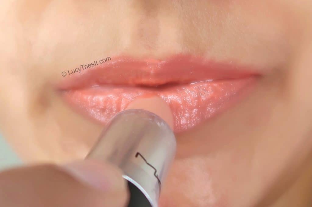 Make lipstick matte